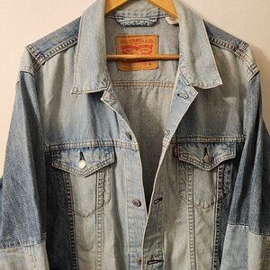 Levi's Regular Fit Colorblock Denim Trucker Jacket